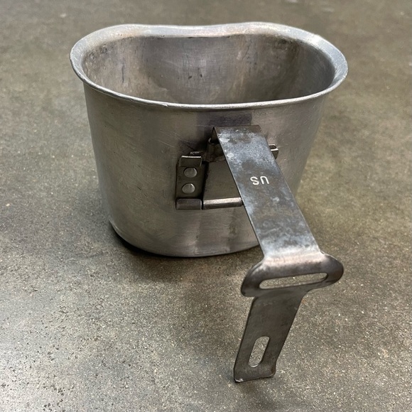 WW2 1943 Dated U.S. Military Canteen Set - Picture 11 of 16